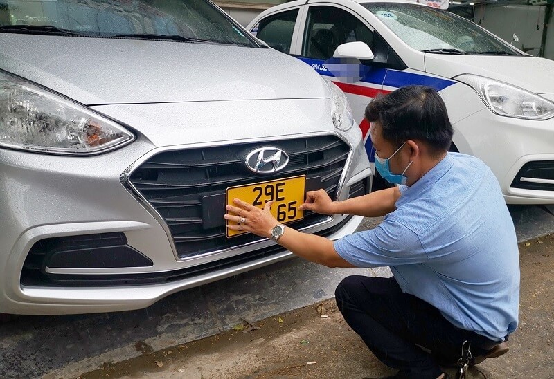 Đổi biển số xe ô tô bao nhiêu tiền