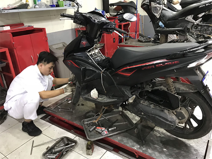Cúng tổ nghề sửa xe