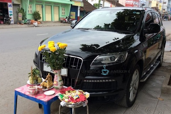 Lấy xe ô tô về có phải cúng không
