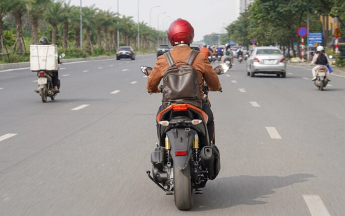 xe chưa có biển số có được lưu thông không