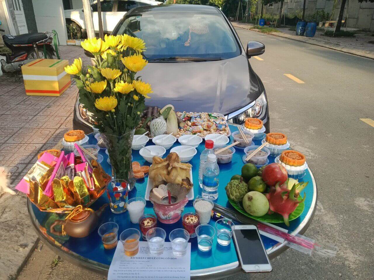 Cúng xe đầu năm